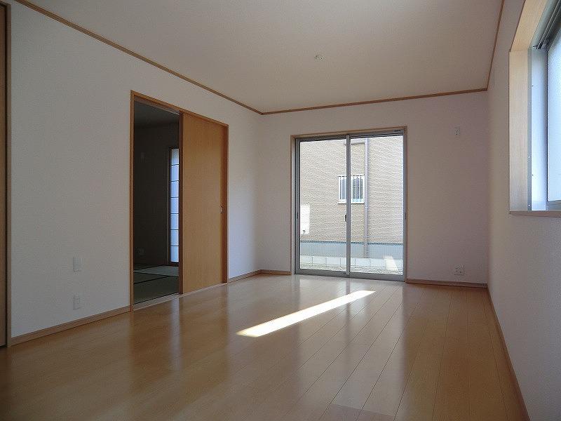 Living. Local (12 May 2013) Shooting