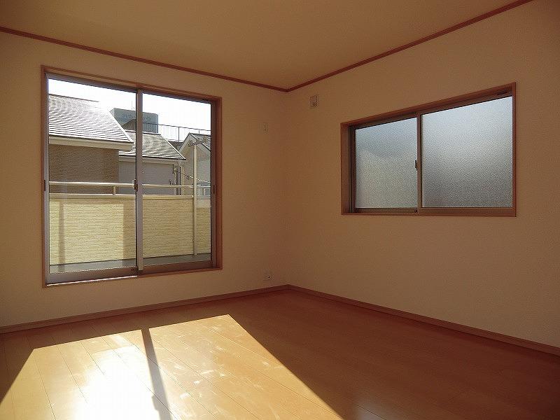 Non-living room. Local (12 May 2013) Shooting