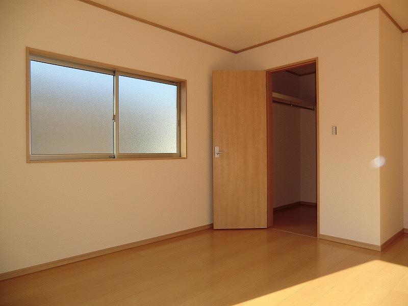 Non-living room. Local (12 May 2013) Shooting