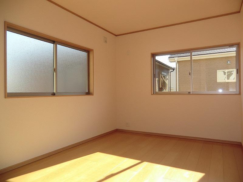 Non-living room. Local (12 May 2013) Shooting