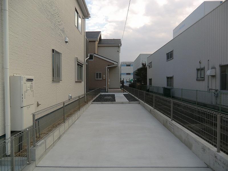 Parking lot. Local (12 May 2013) Shooting