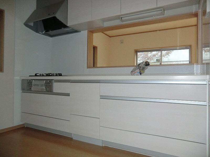 Kitchen. Local (12 May 2013) Shooting