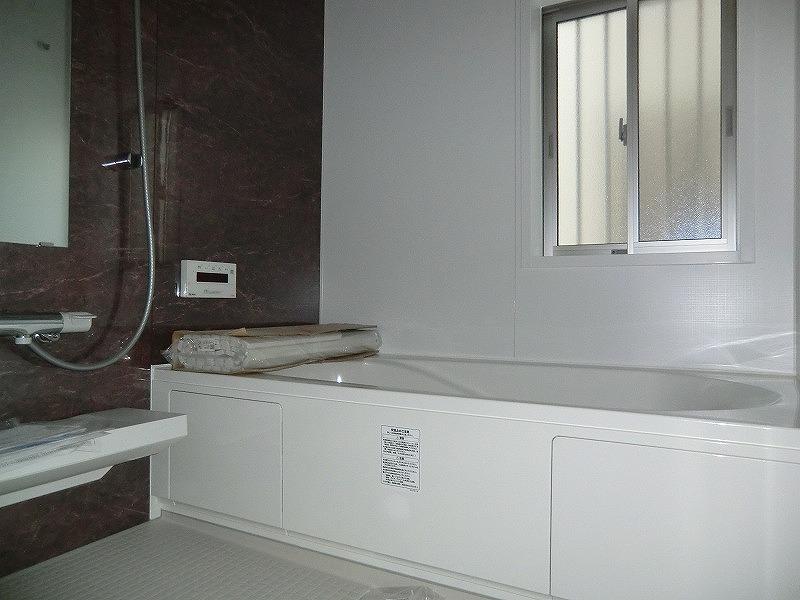 Bathroom. Local (12 May 2013) Shooting