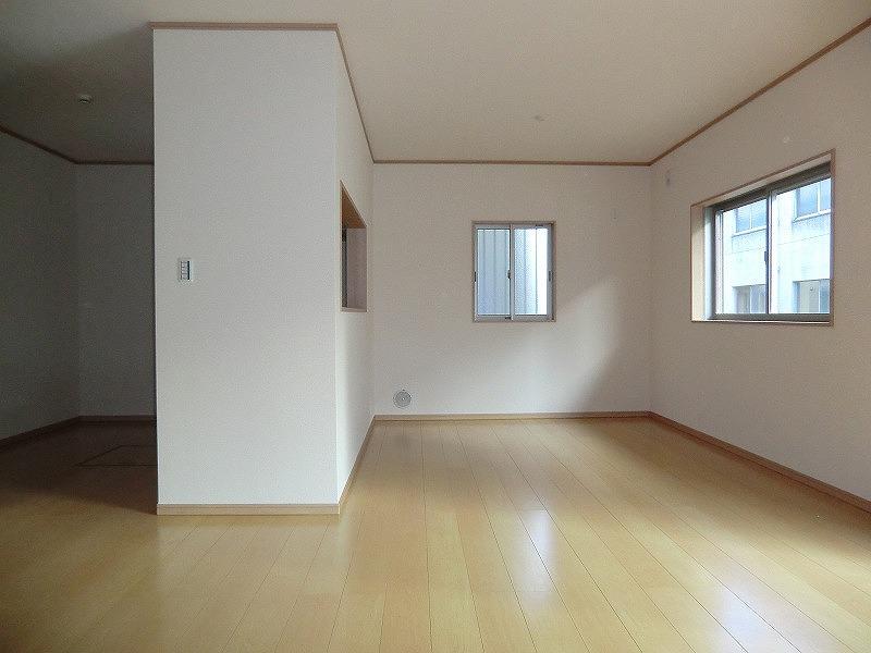 Living. Local (12 May 2013) Shooting