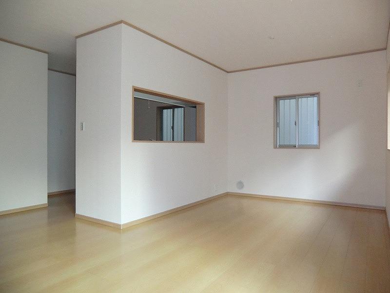 Living. Local (12 May 2013) Shooting