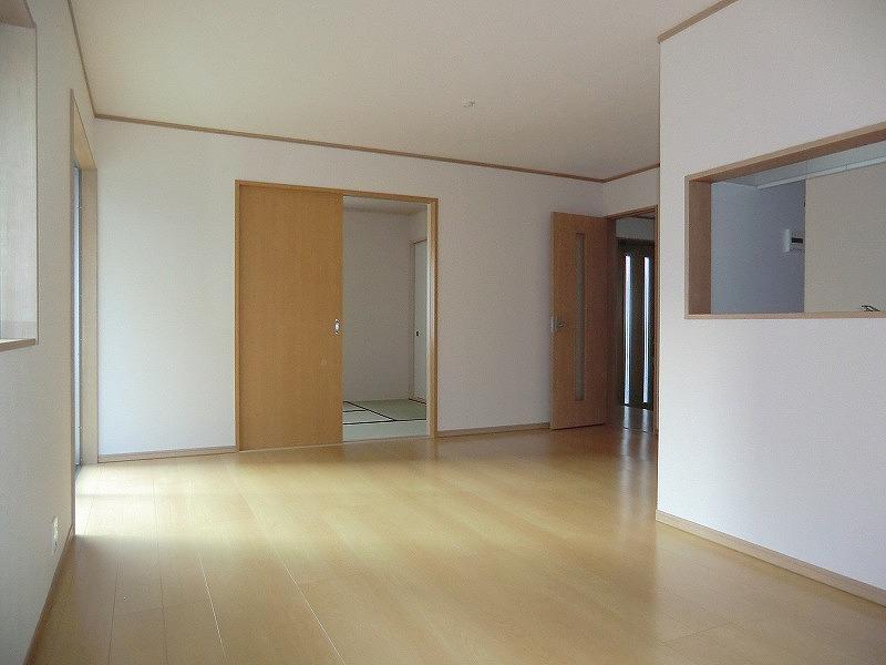 Living. Local (12 May 2013) Shooting