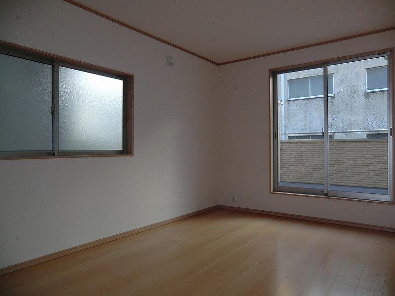 Non-living room. Local (12 May 2013) Shooting