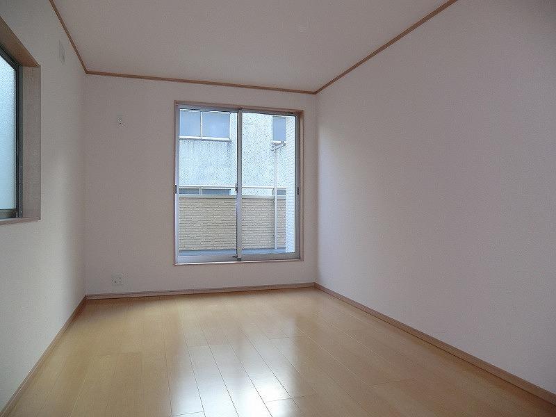 Non-living room. Local (12 May 2013) Shooting