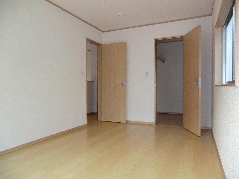 Non-living room. Local (12 May 2013) Shooting