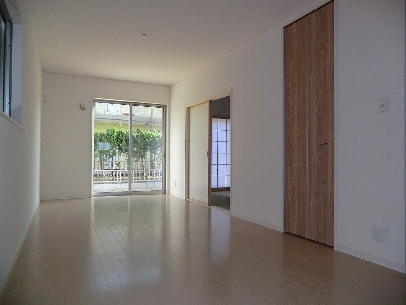 Living. Local (September 2013) Shooting