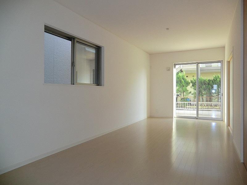 Living. Local (September 2013) Shooting