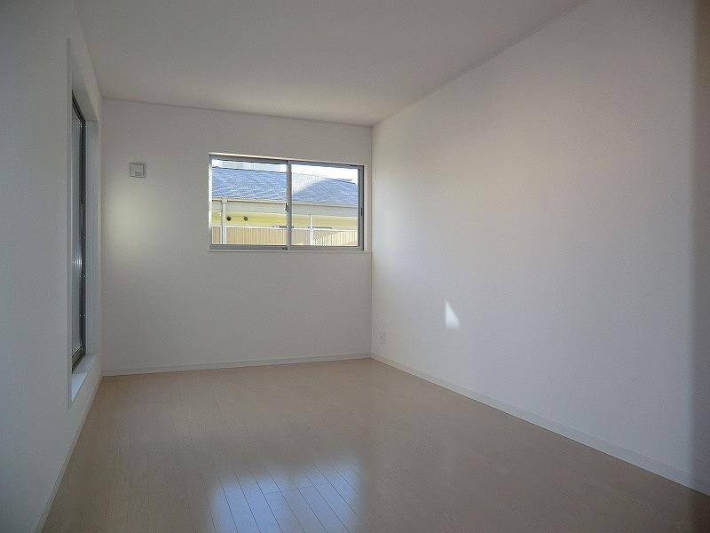 Non-living room. Local (September 2013) Shooting