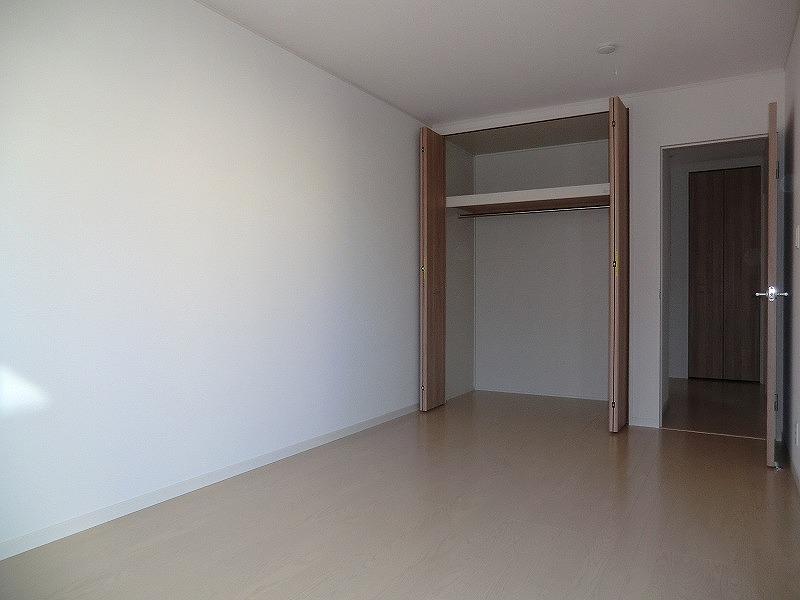 Non-living room. Local (September 2013) Shooting