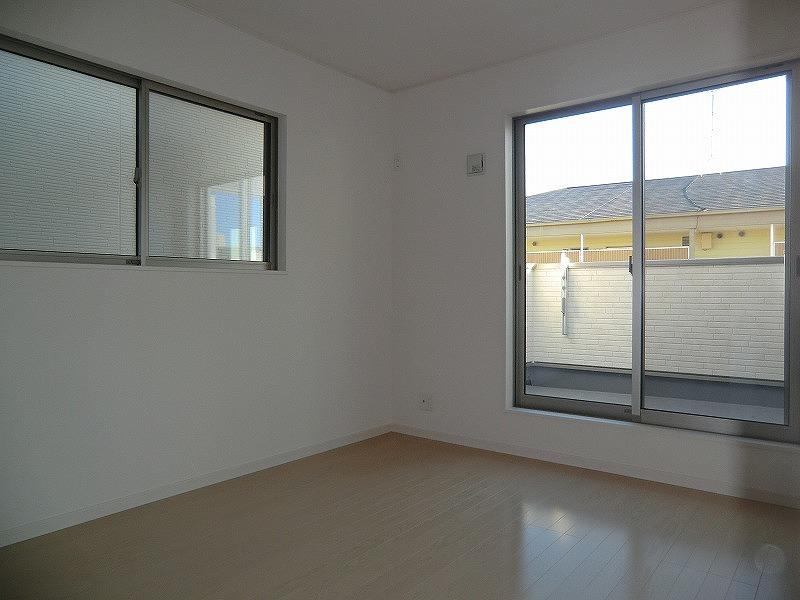 Non-living room. Local (September 2013) Shooting