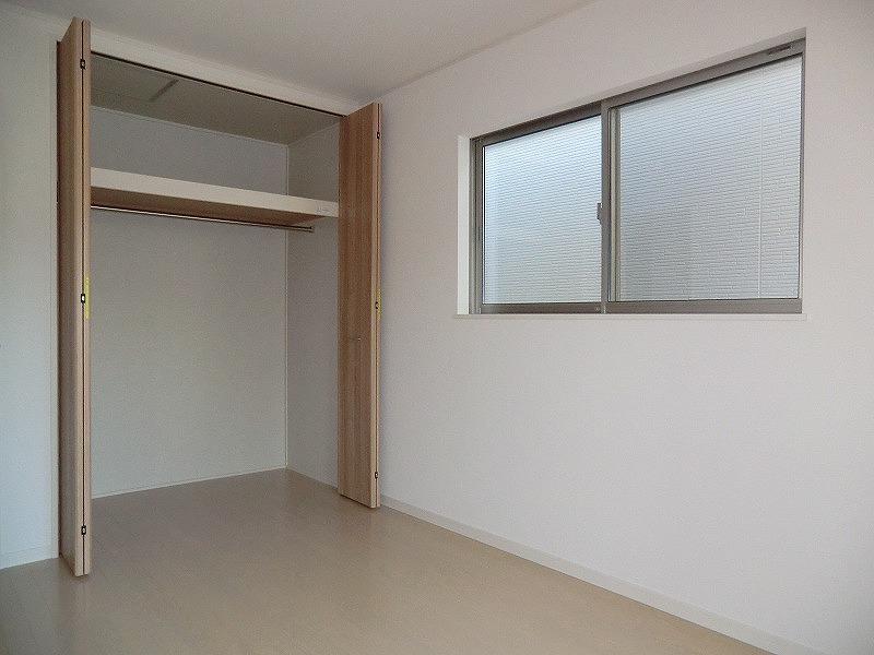 Non-living room. Local (September 2013) Shooting