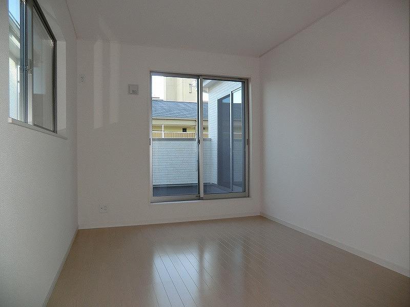 Non-living room. Local (September 2013) Shooting