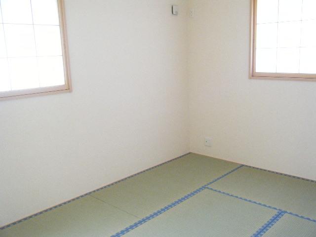 Non-living room. Japanese-style room Example of construction (Building 2)