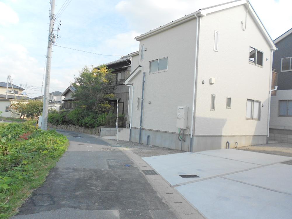 Local photos, including front road. Local (September 2013) Shooting