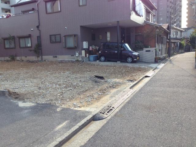 Local photos, including front road. Local (10 May 2013) Shooting