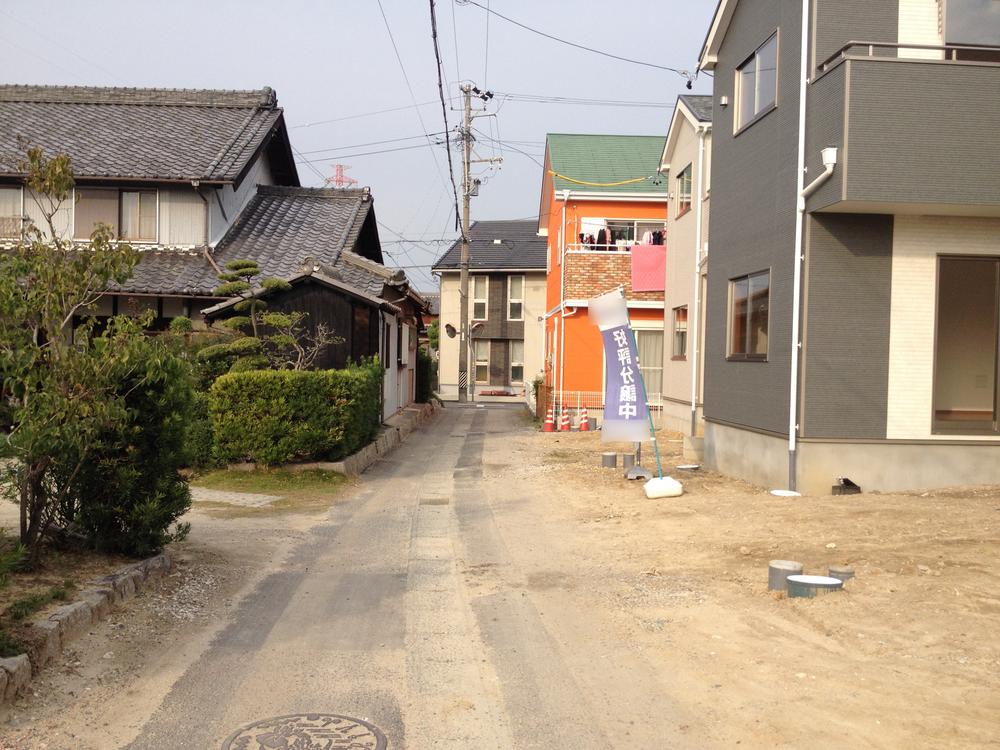 Local photos, including front road. Local (10 May 2013) Shooting