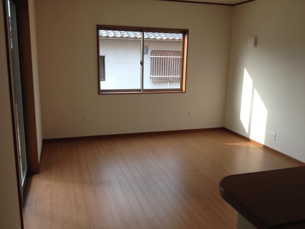 Living. Local (10 May 2013) Shooting Building 2