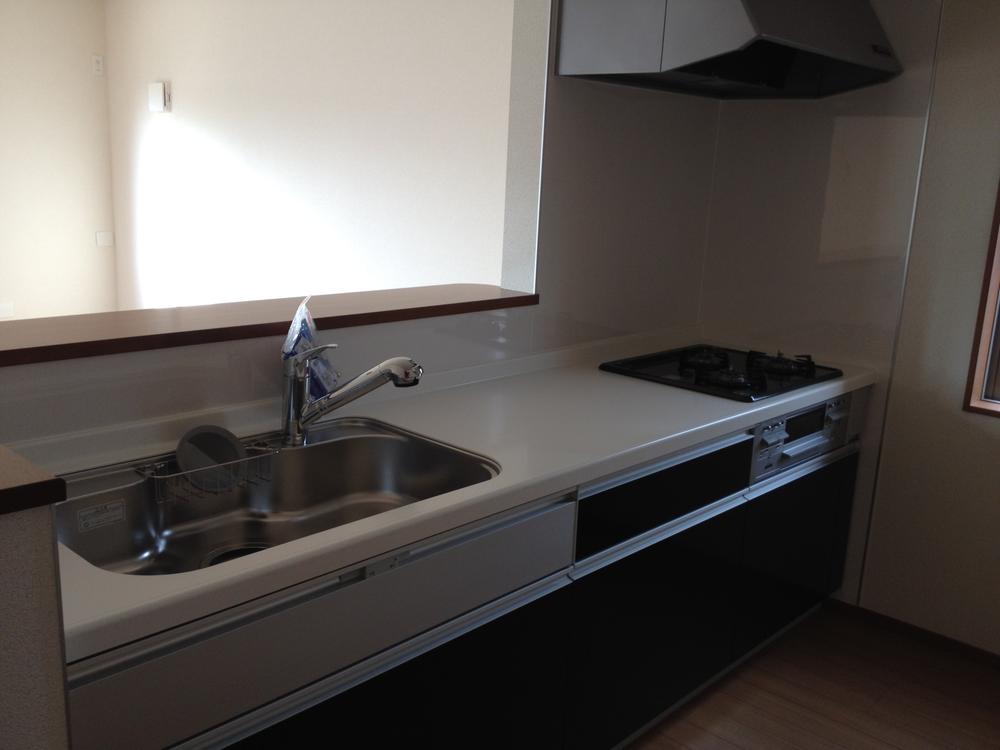 Kitchen. Local (10 May 2013) Shooting Building 2