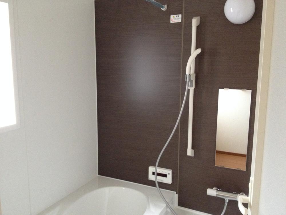 Bathroom. Local (10 May 2013) Shooting Building 2