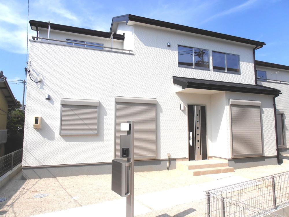 Local appearance photo. local Building 3