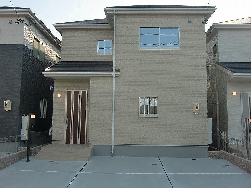 Parking lot. Local (12 May 2013) Shooting