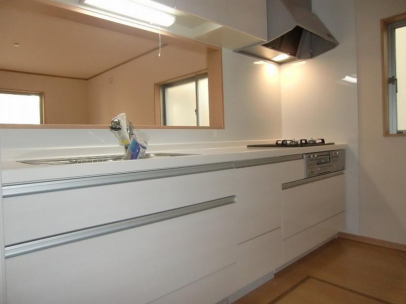 Kitchen. Local (12 May 2013) Shooting