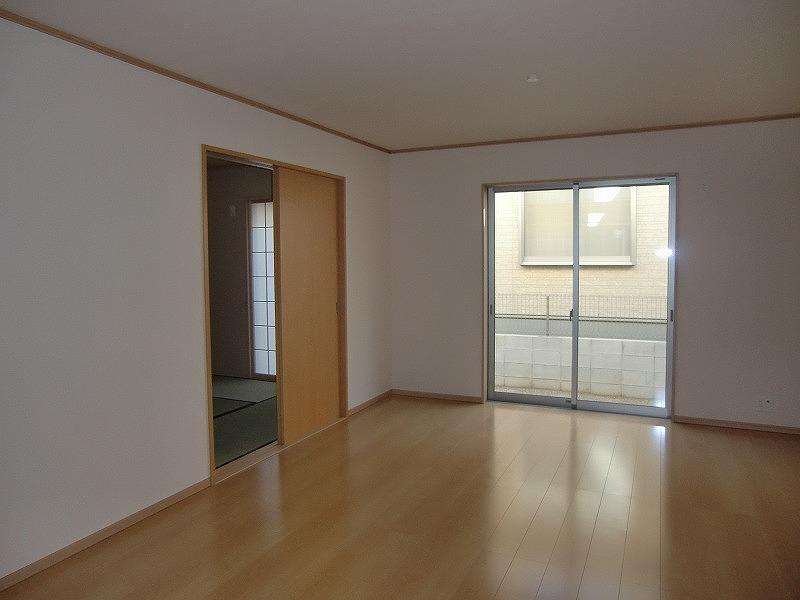 Living. Local (12 May 2013) Shooting