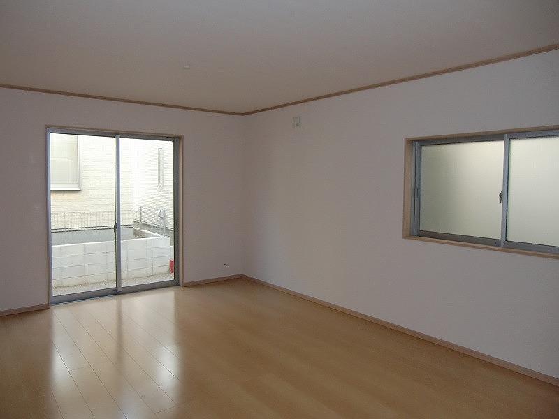 Living. Local (12 May 2013) Shooting