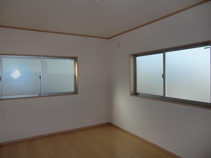 Non-living room. Local (12 May 2013) Shooting