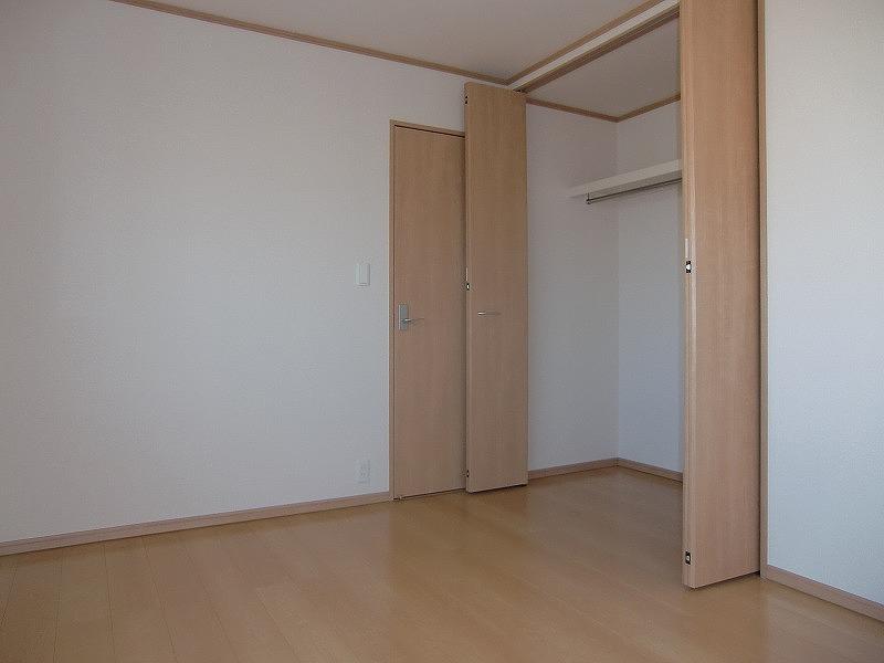 Non-living room. Local (12 May 2013) Shooting