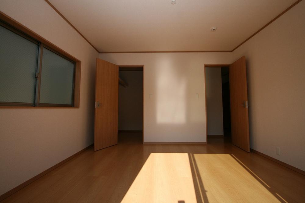 Non-living room. Indoor (11 May 2013) Shooting