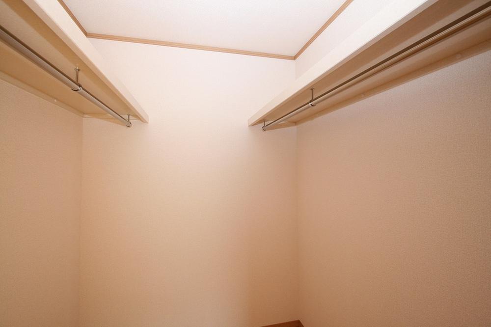 Other introspection. Walk-in closet Indoor (11 May 2013) Shooting