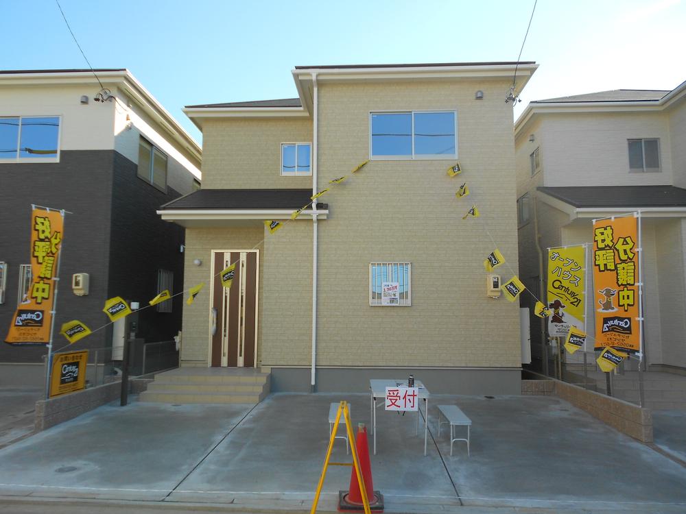 Local appearance photo. Local (11 May 2013) Shooting Building 2 completed