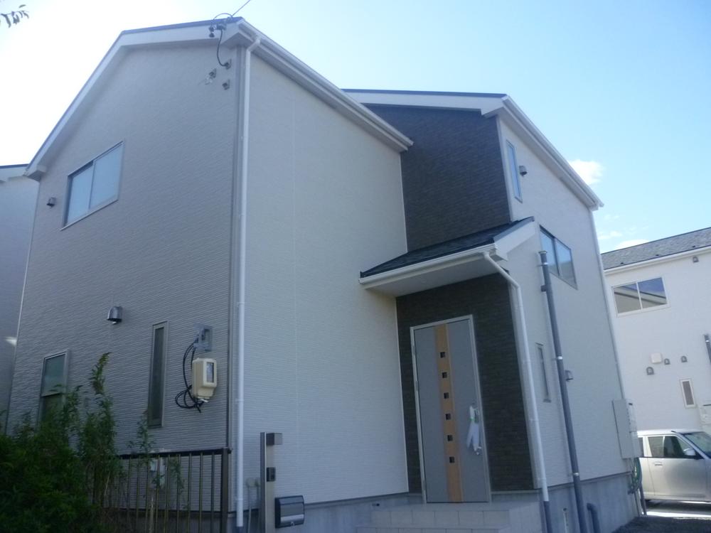 Local appearance photo. Local (11 May 2013) Shooting