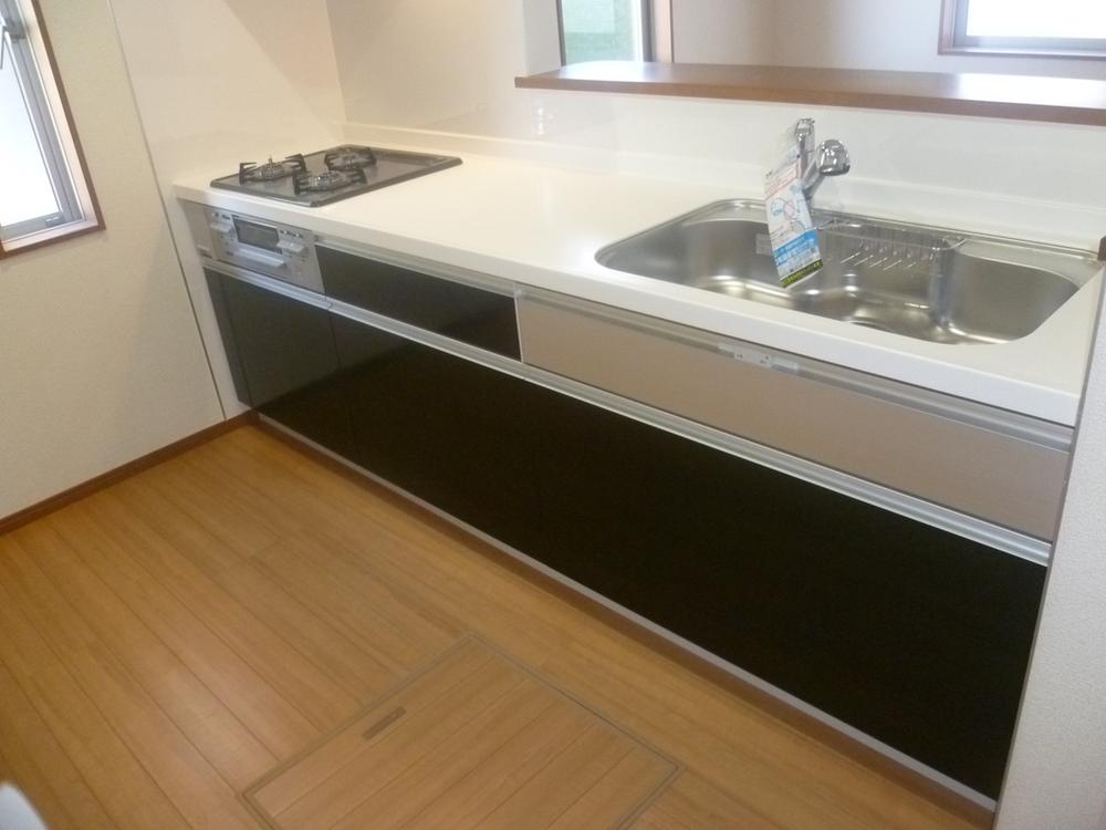 Kitchen. Local (11 May 2013) Shooting