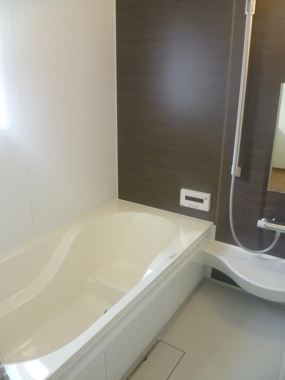 Bathroom. Local (11 May 2013) Shooting