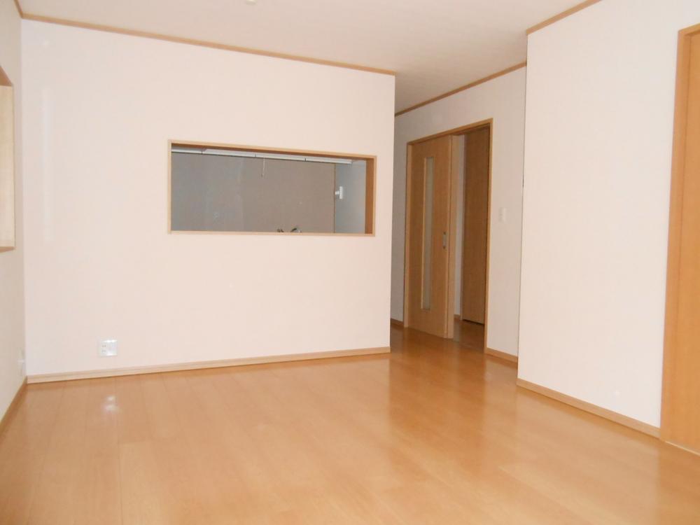 Living. Living (1 Building)