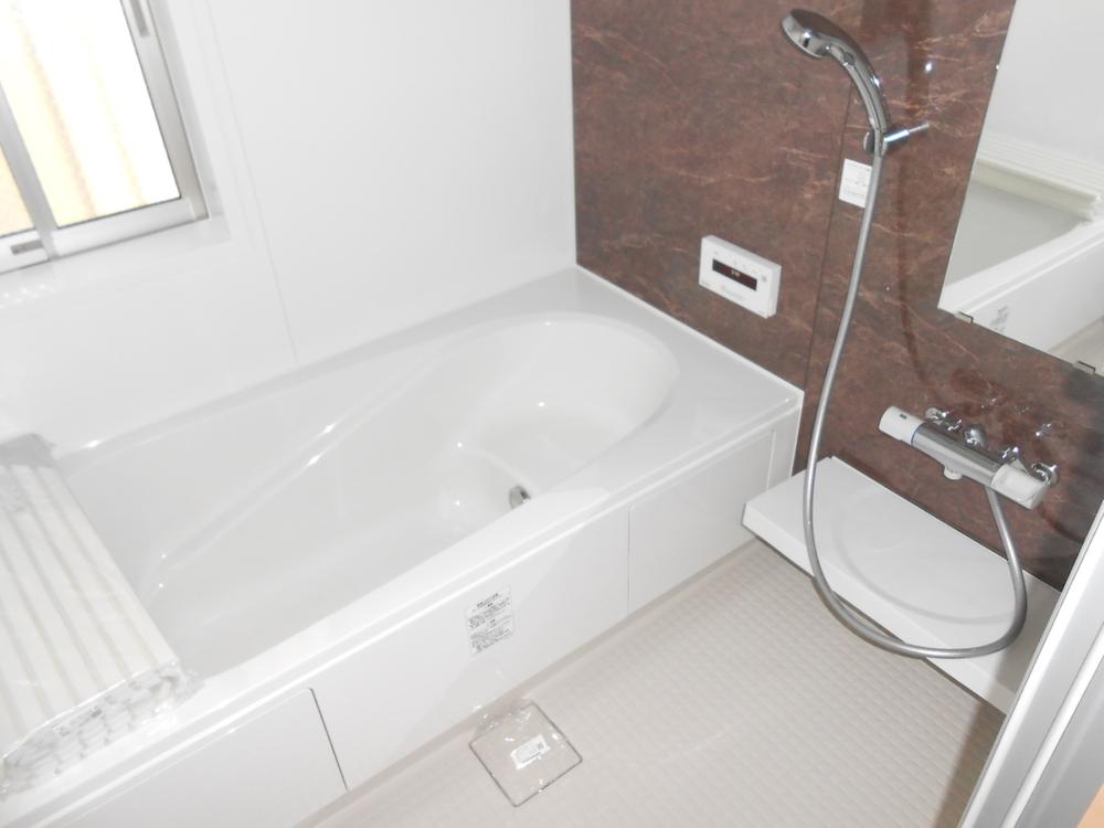 Bathroom. Bus with bathroom dryer (Building 2)