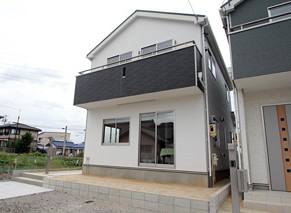 Local appearance photo. Local 5 Building (2013 October shooting)