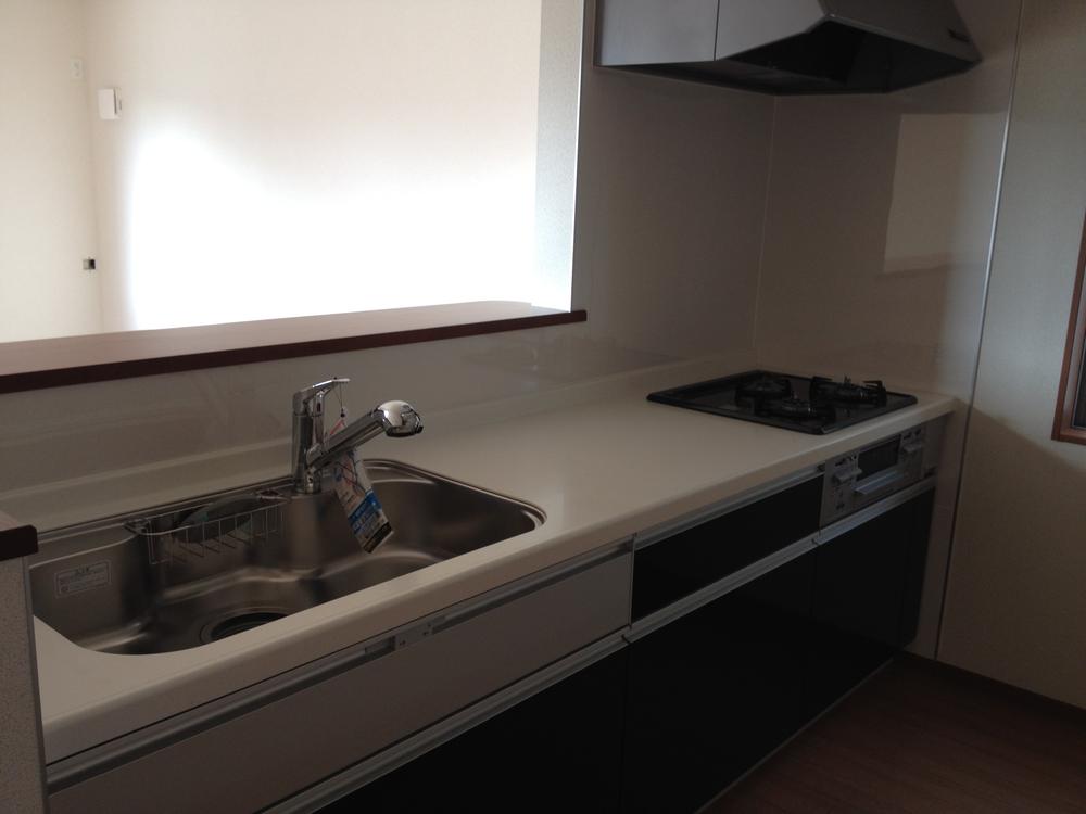 Kitchen. Local (10 May 2013) Shooting 1 Building