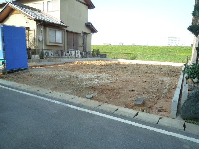 Local appearance photo. Local (11 May 2013) Shooting