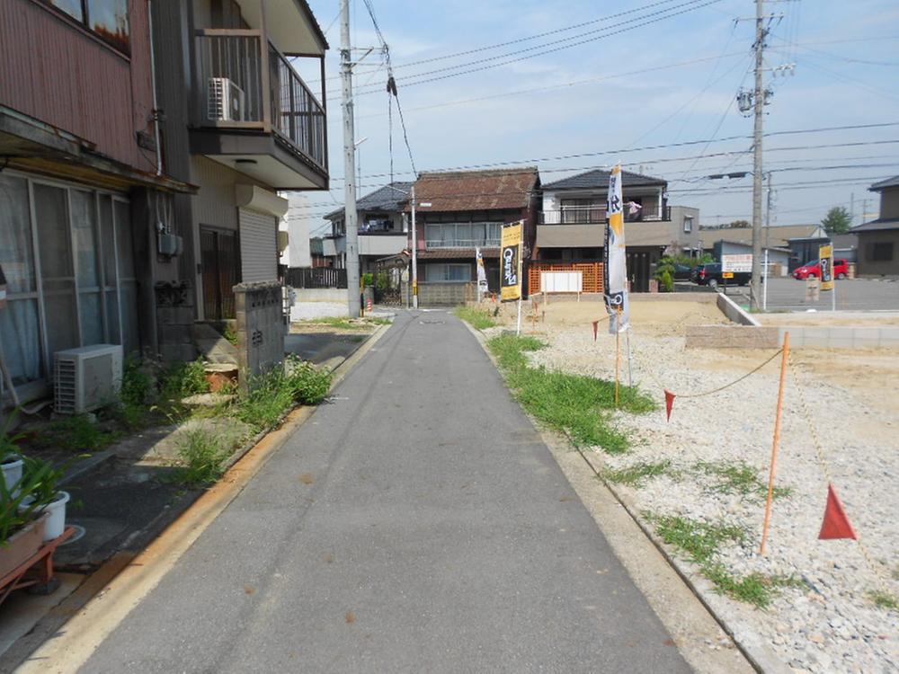 Local photos, including front road. Local (August 2013) Shooting