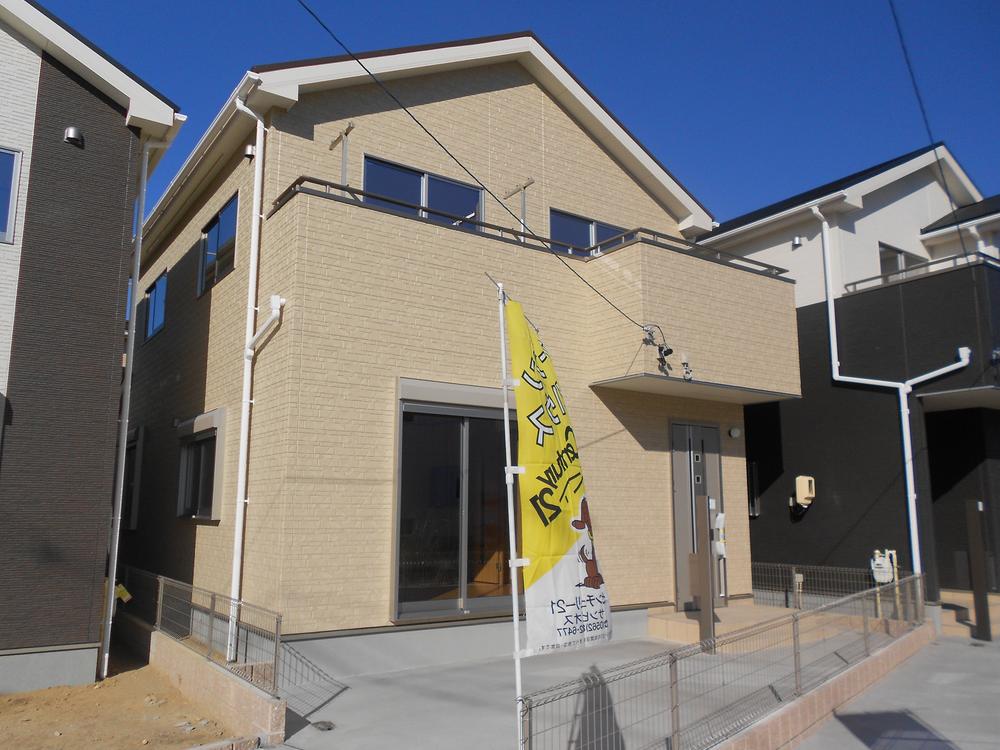 Local appearance photo. Local (11 May 2013) Shooting 6 Building completion