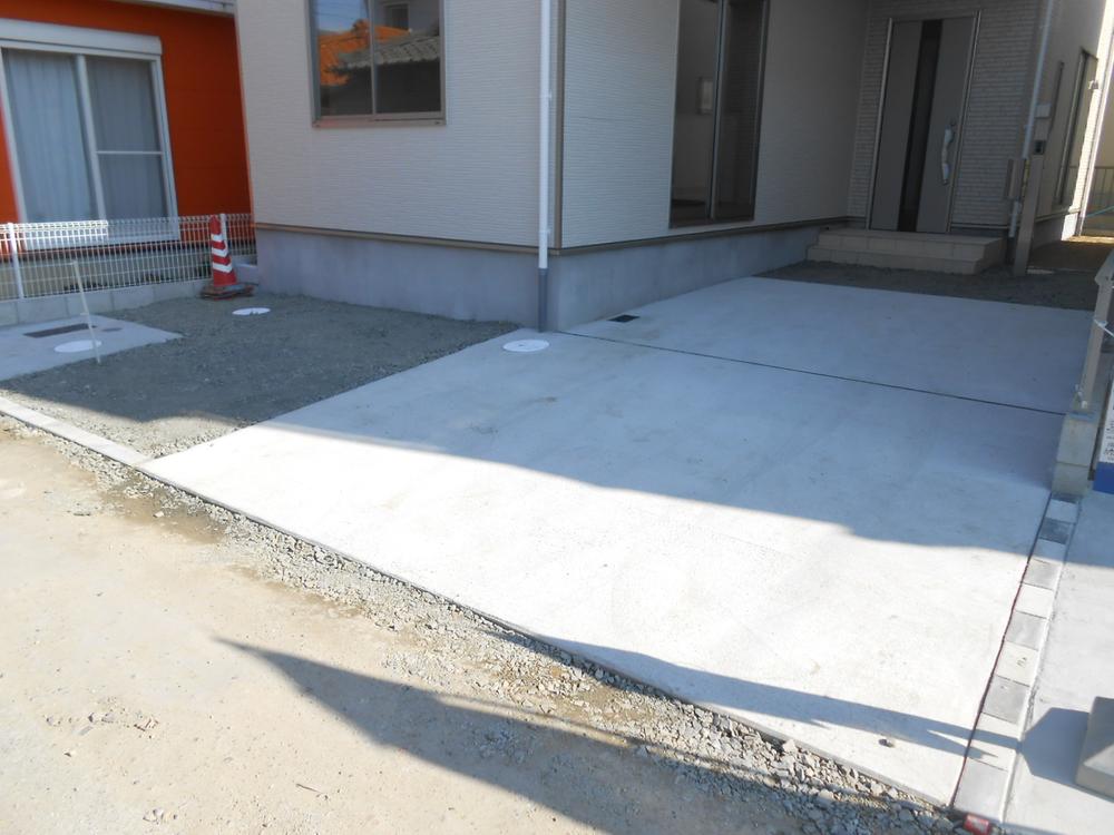 Parking lot. Parking two possible