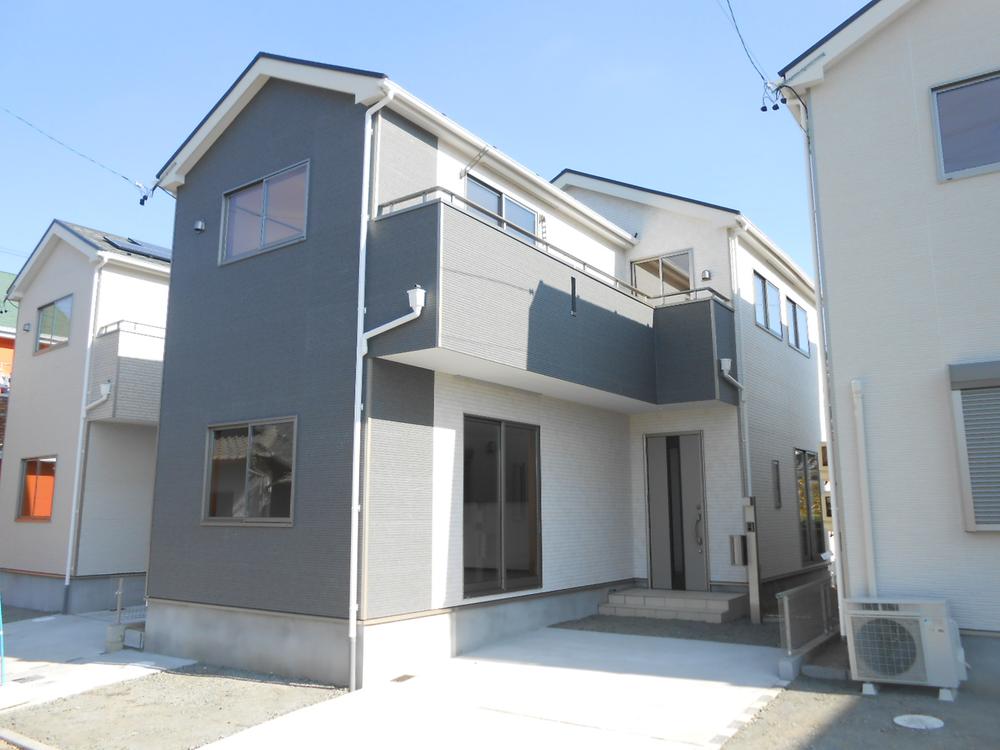 Local appearance photo. Local photo (Building 2)