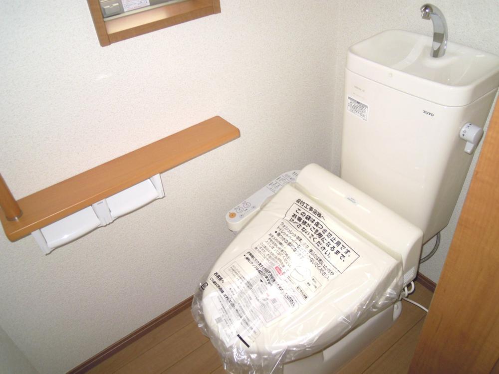 Toilet. Bidet function with toilet (4 Building)